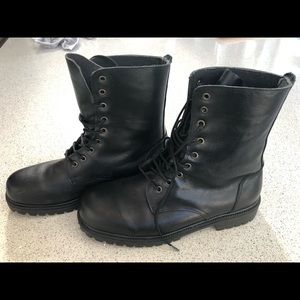 Unisex black leather boots